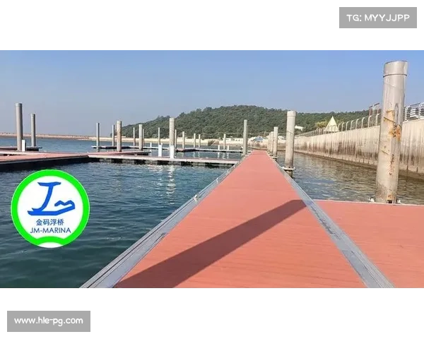 星海湾25米海上泳池浮桥搭建完成，投入5艘船只保障安全